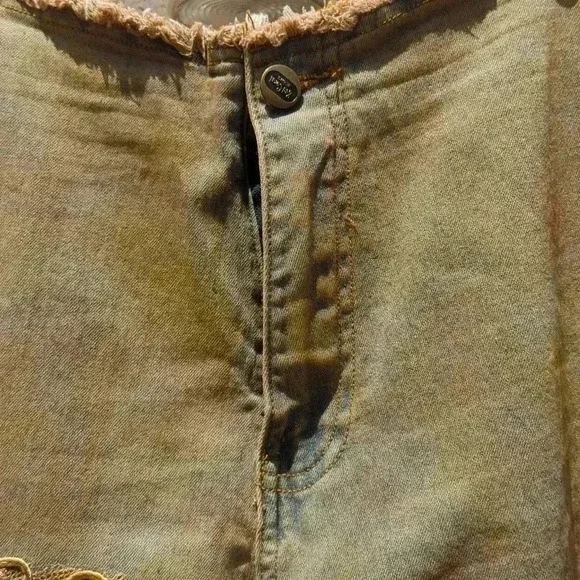 Beautiful  detailed Jeans - Picture 3 of 9